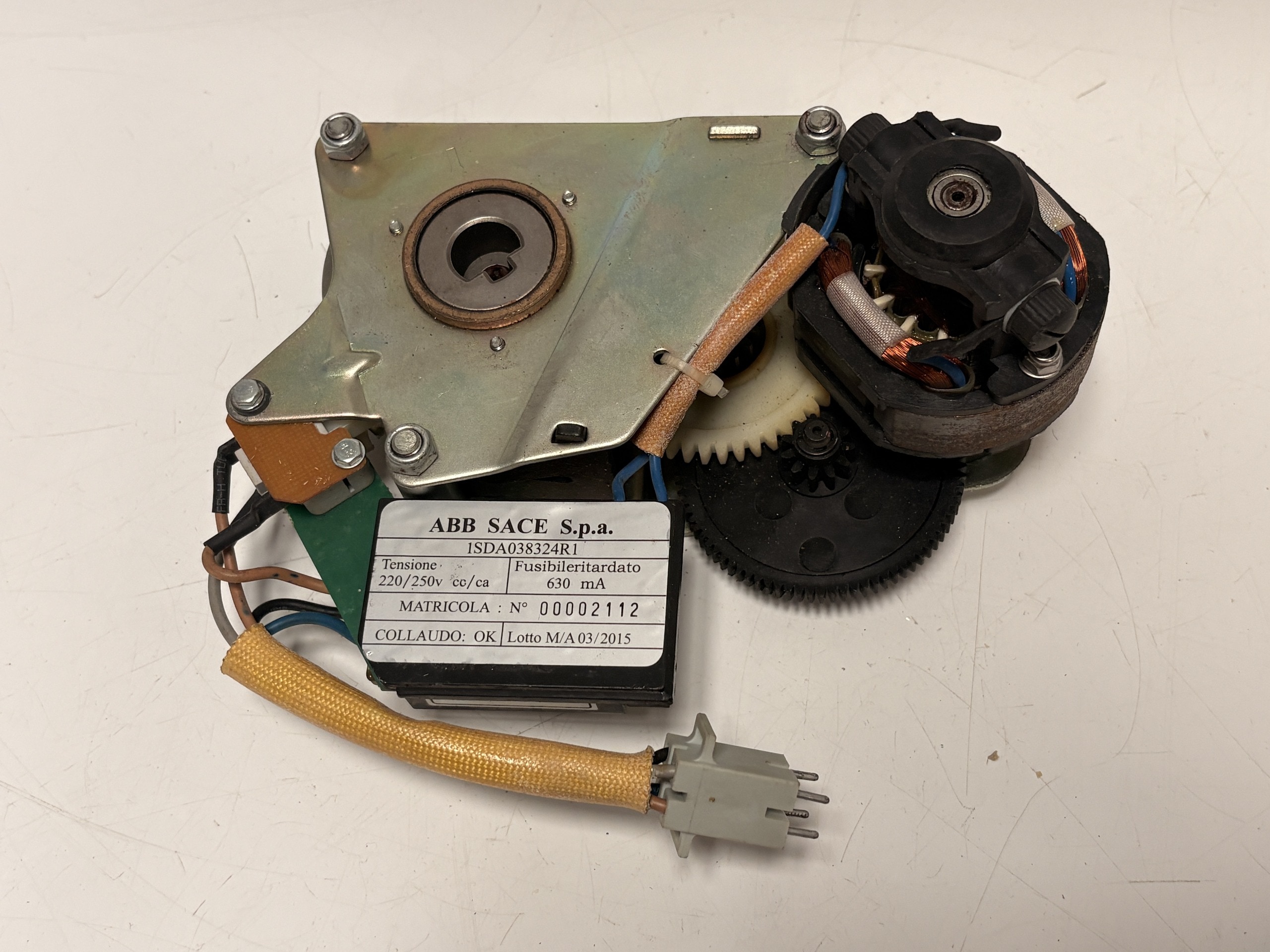 ABB SACE ISPA083324R1 220-250V Motorised Breaker Mechanism Assembly
