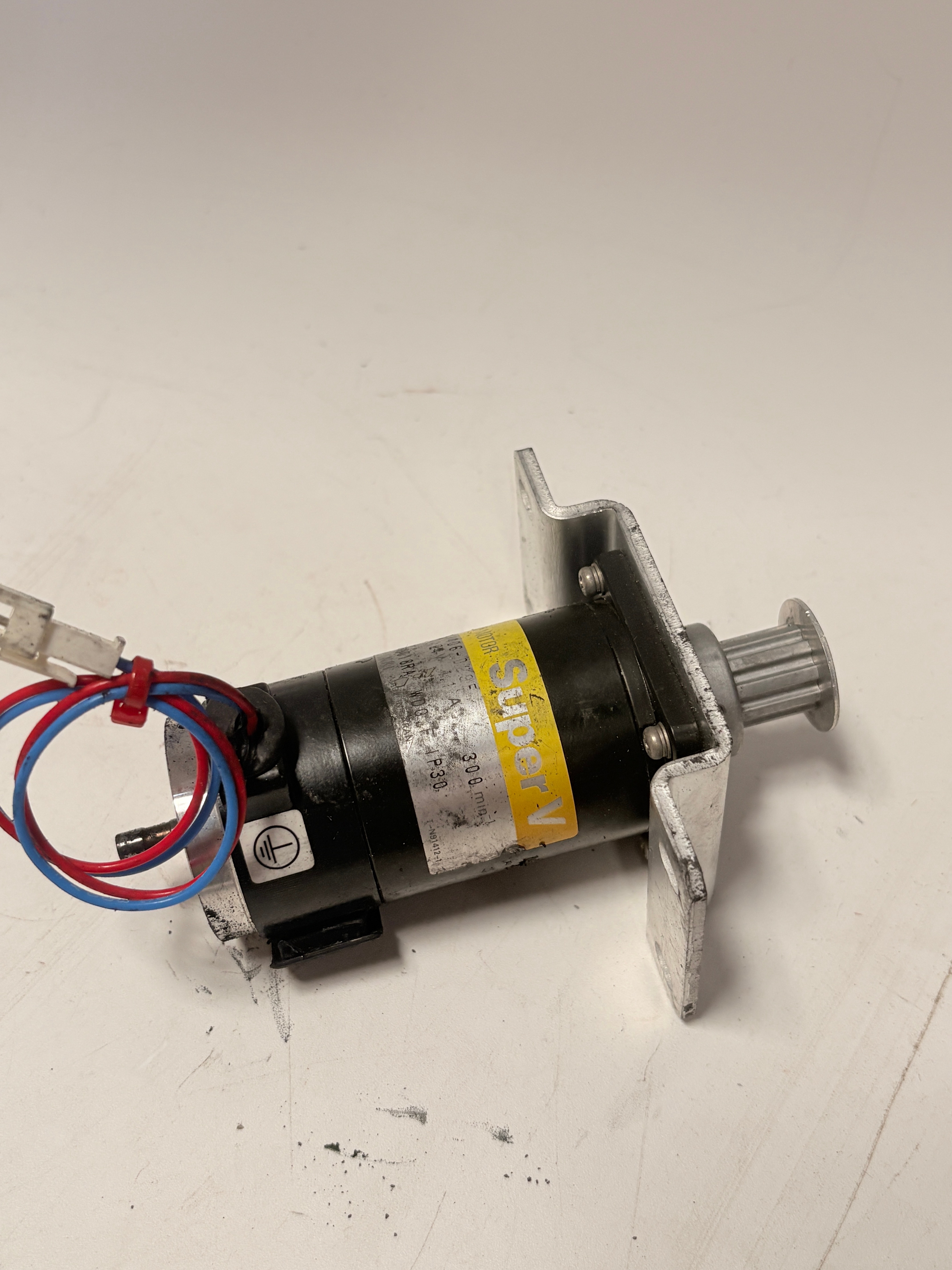 Sanyo Denki Super L V406-029E 24VDC 6W 300RPM Servo Motor