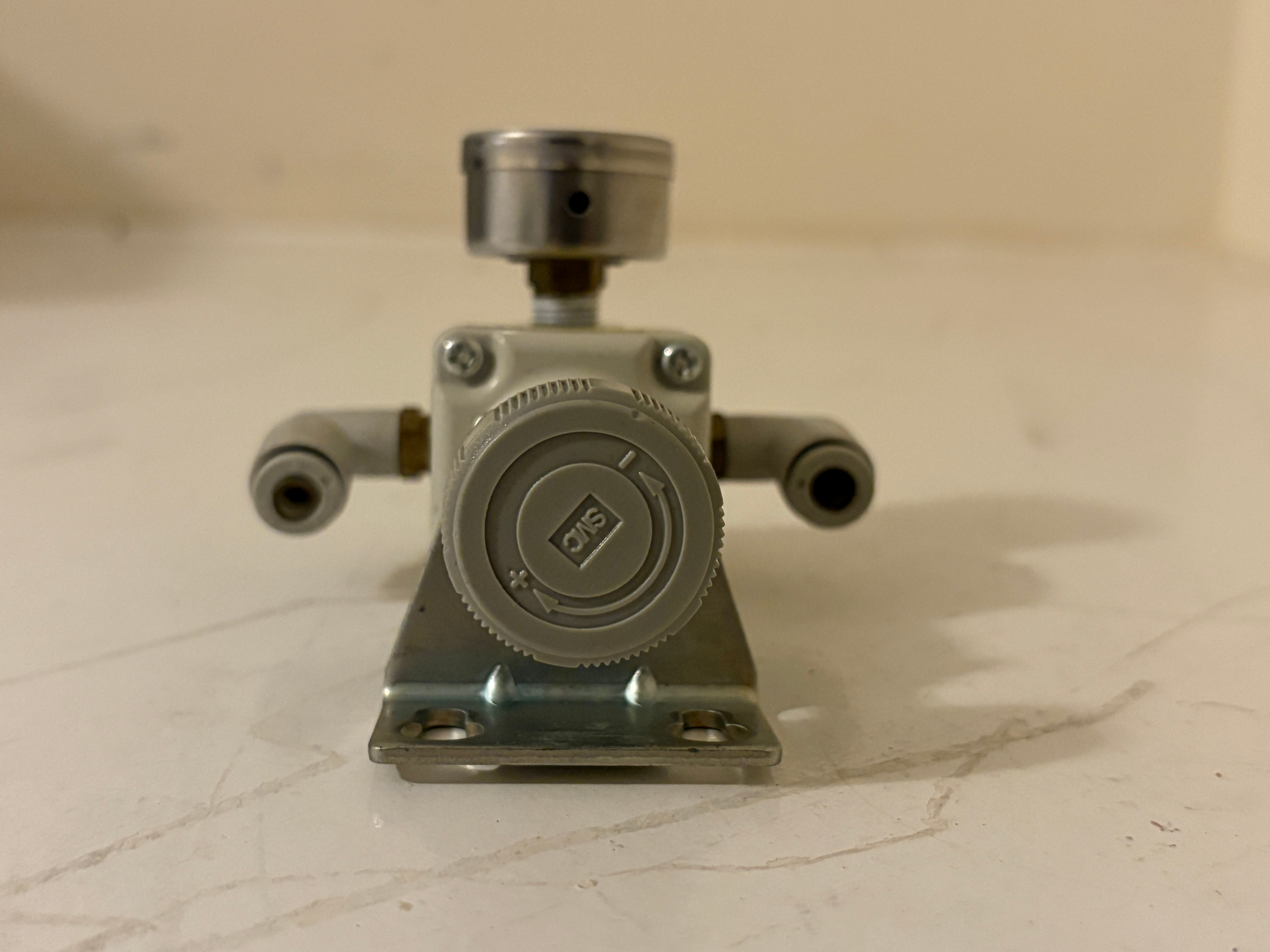 SMC IR1000-01 Precision Regulator 0.005-0.2MPa with Gauge