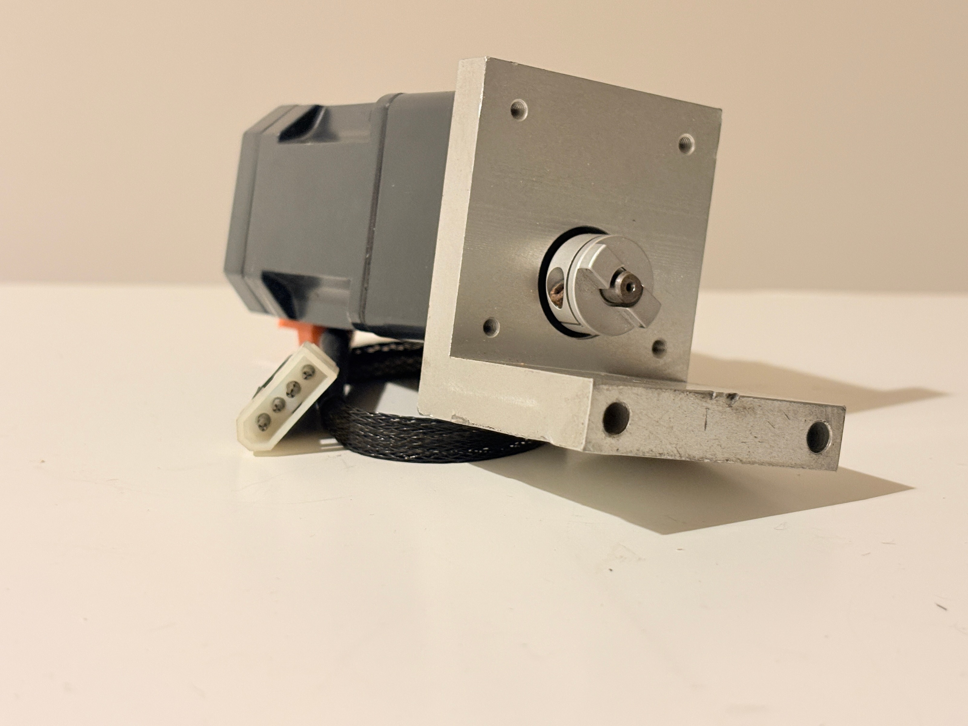 Oriental Motor 0IK3GN-D 200V Motor with 0GN15K Gearhead