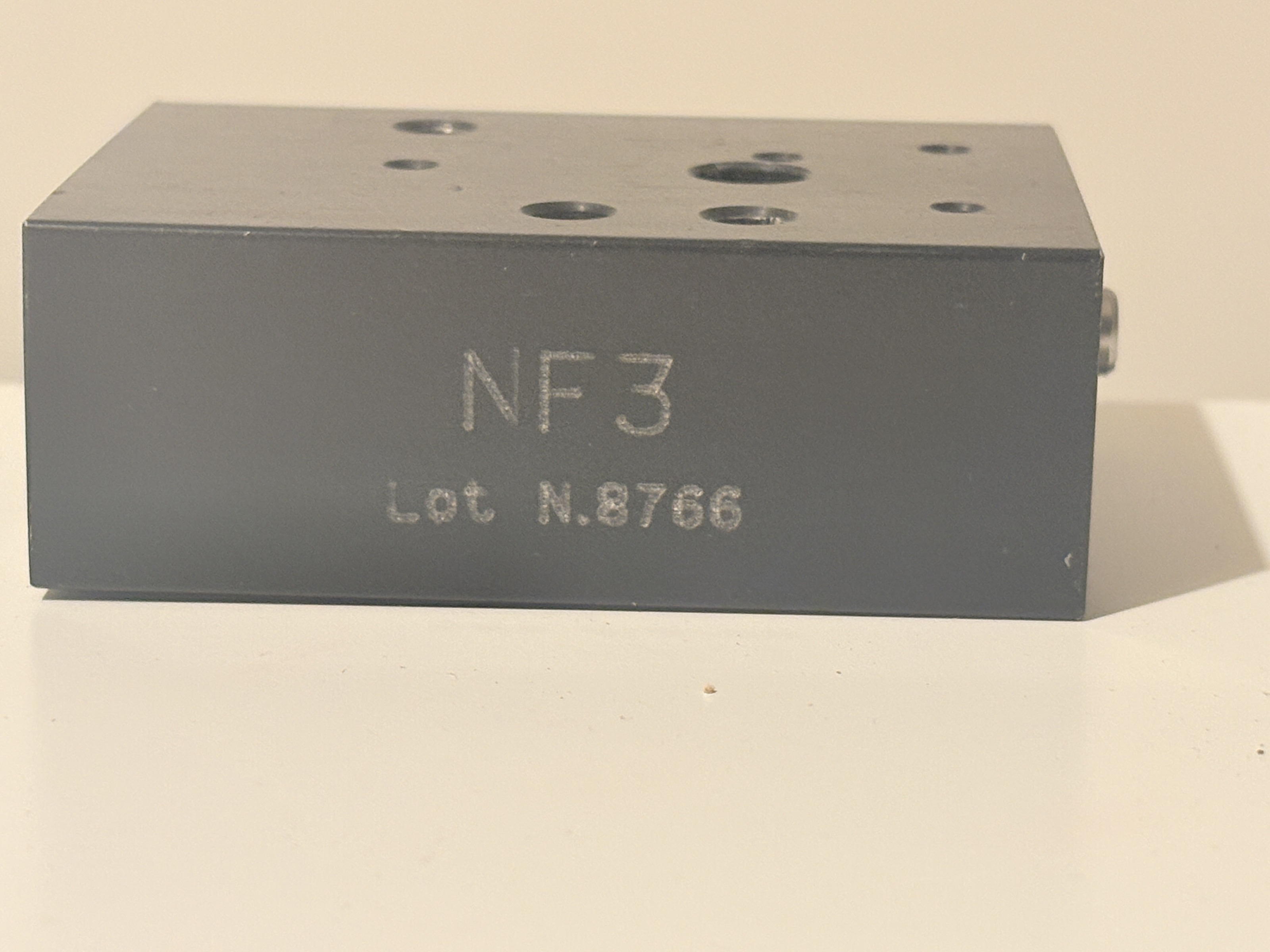 NF3 Lot N8766 Industrial Pneumatic Valve Manifold Block