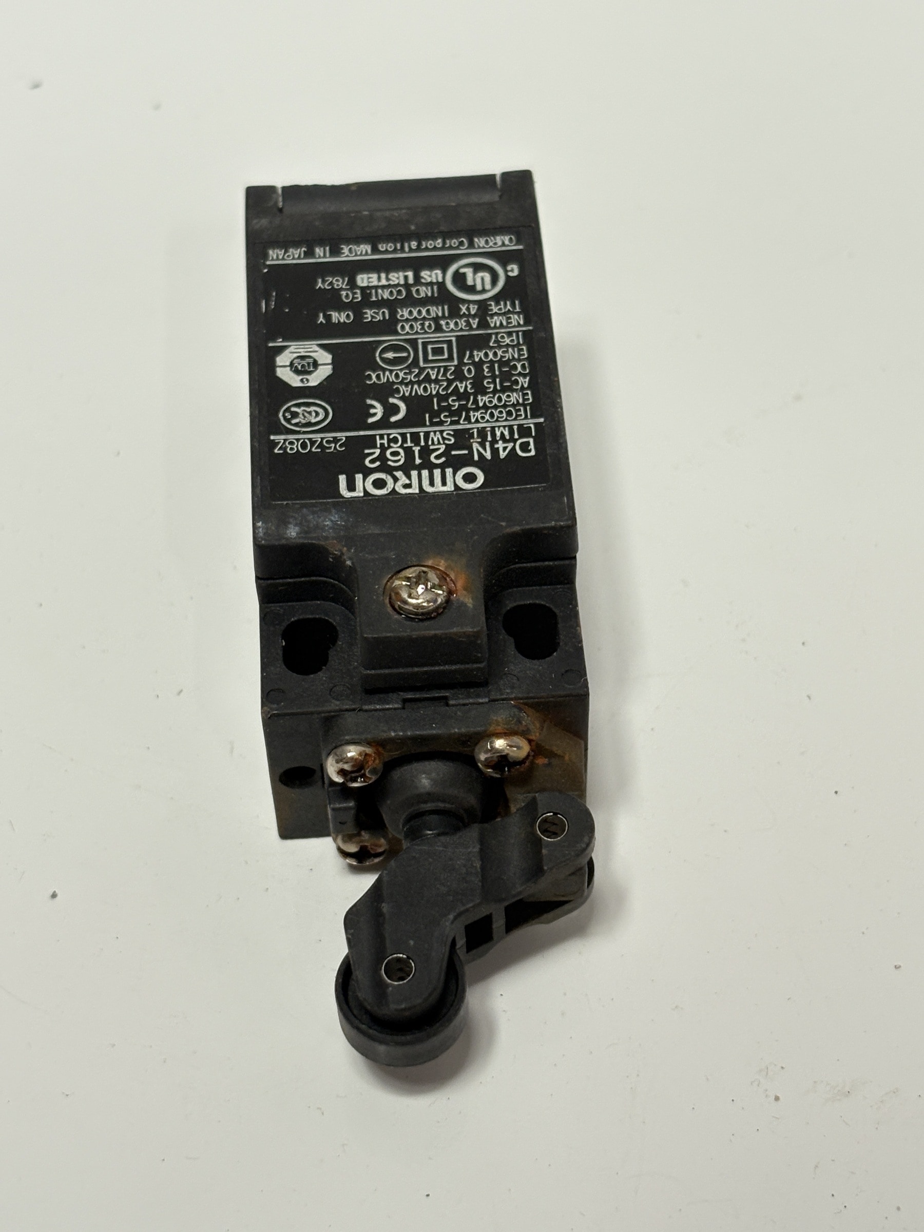 Omron D4N-2162 Roller Lever Limit Switch
