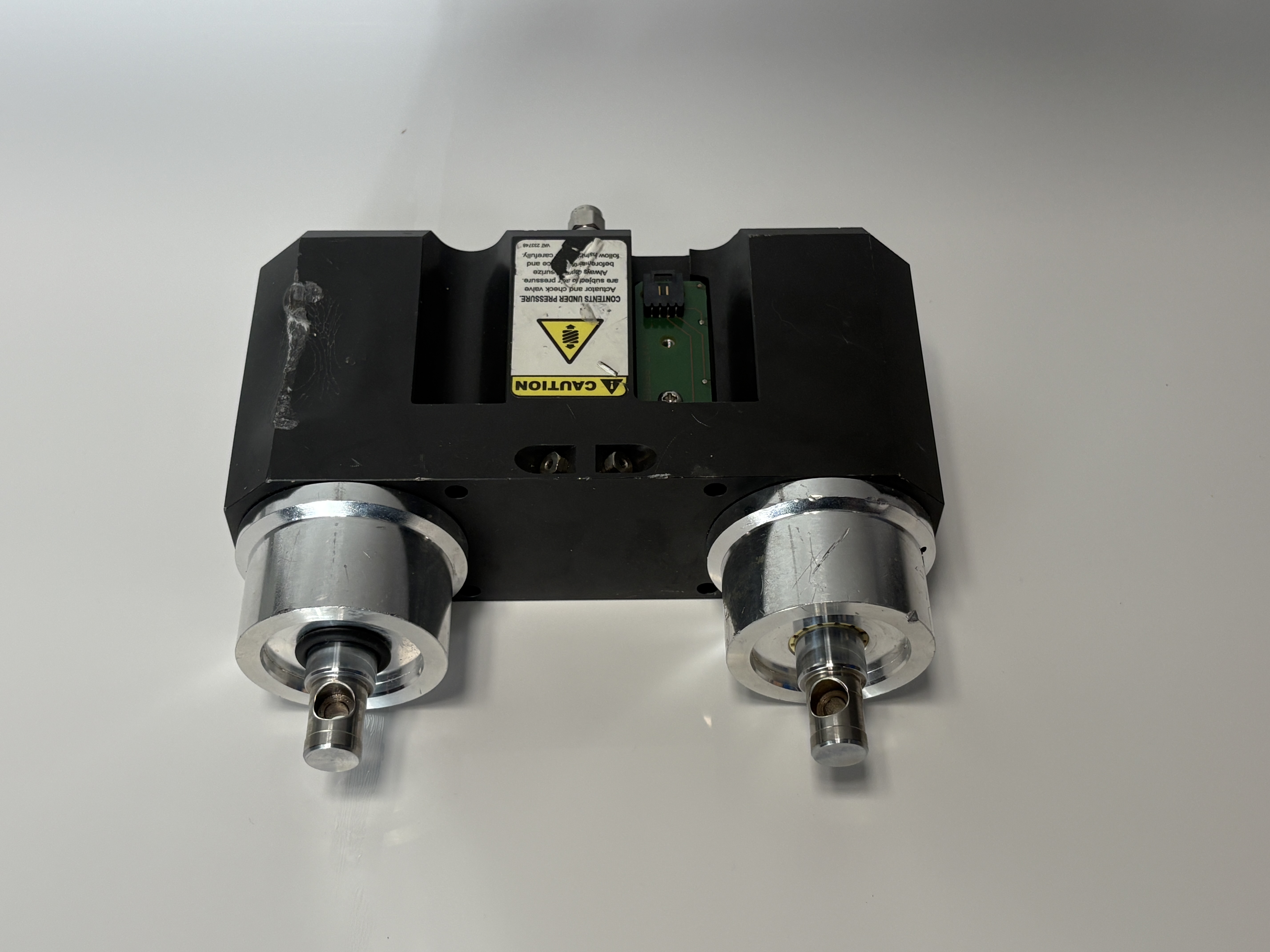VAT 243786/3856 A-1033265 Pneumatic Vacuum Valve Actuator Assembly