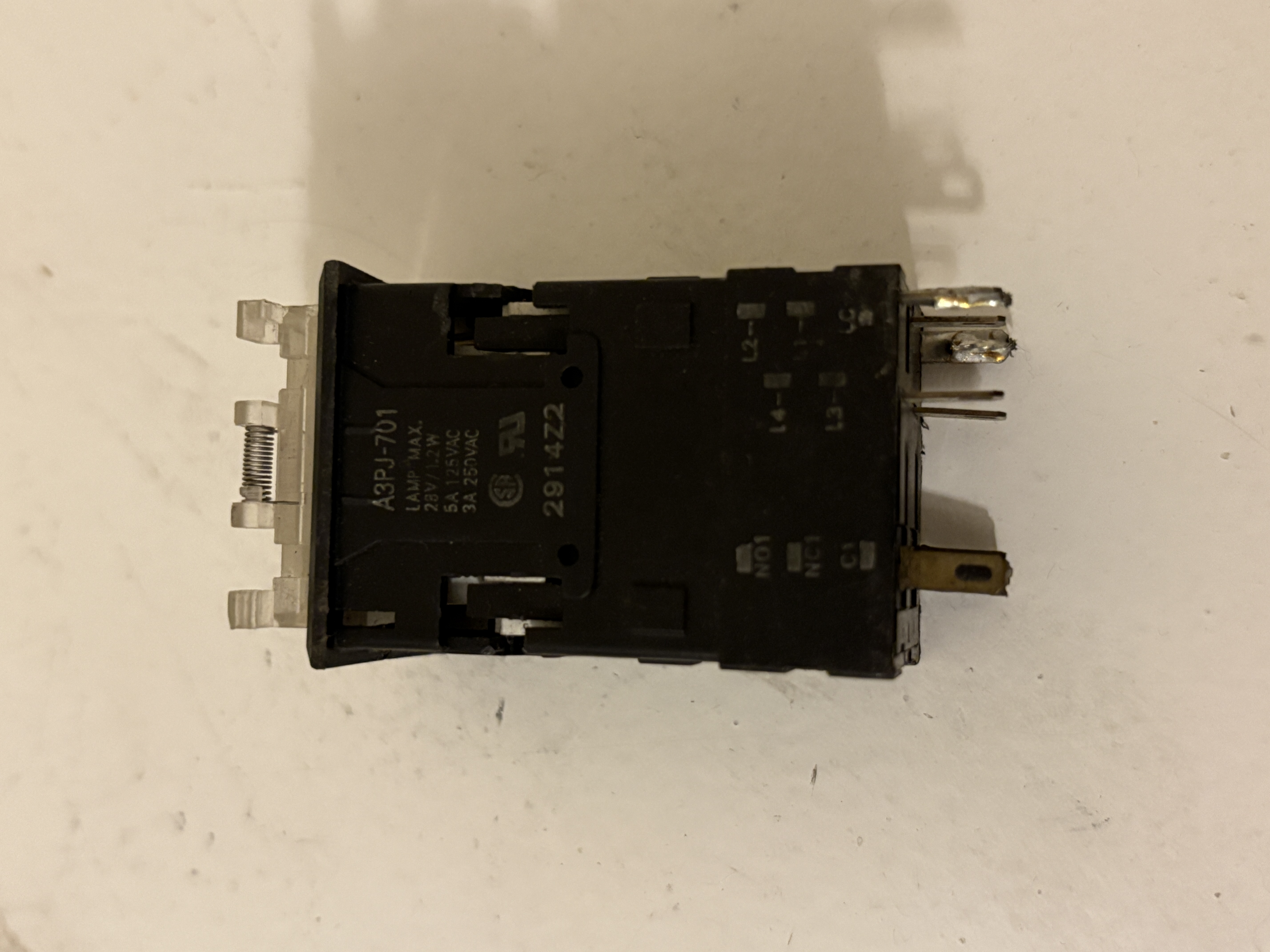 Omron A3PJ-701 Illuminated Pushbutton Switch Assembly