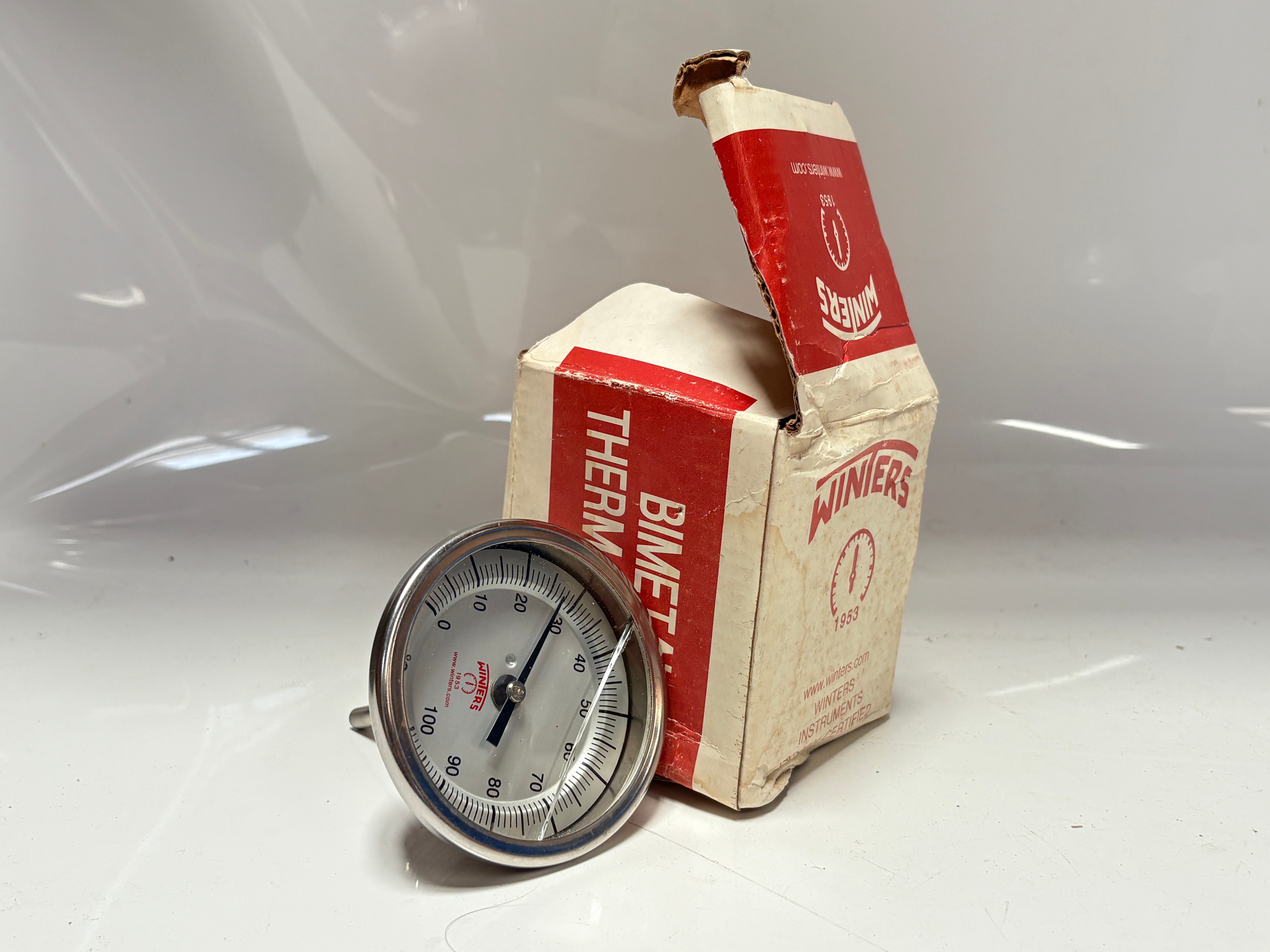 Winters TBM3002522002BB30 Bimetal Thermometer 0-100C