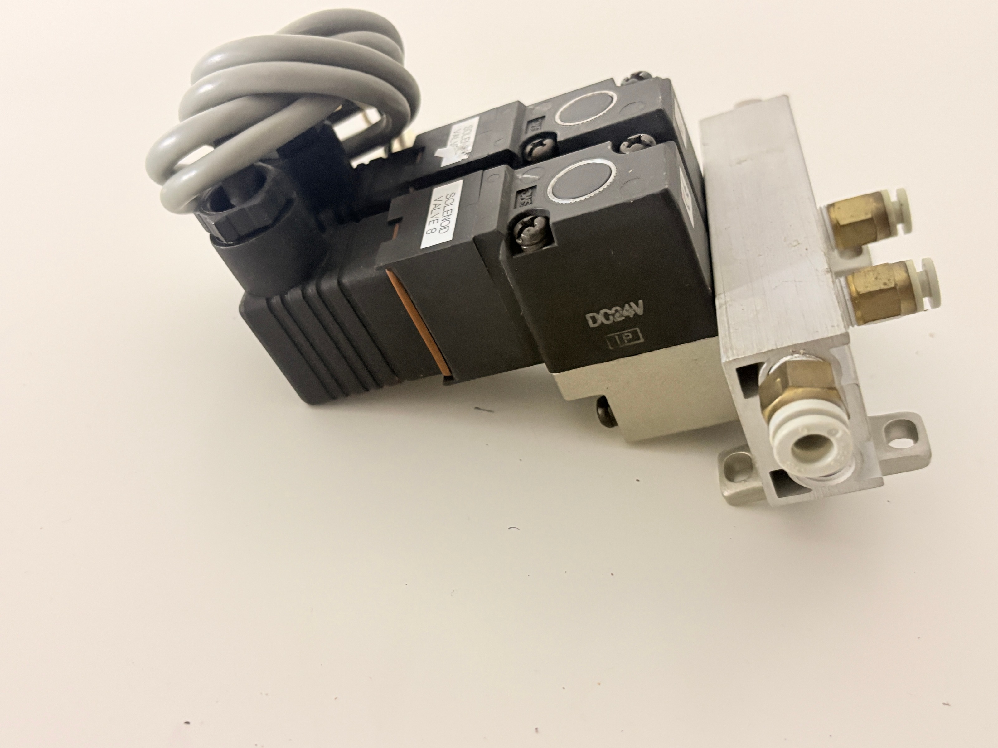 SMC VQ307V-5D-Q Solenoid Valve Manifold Assembly 4