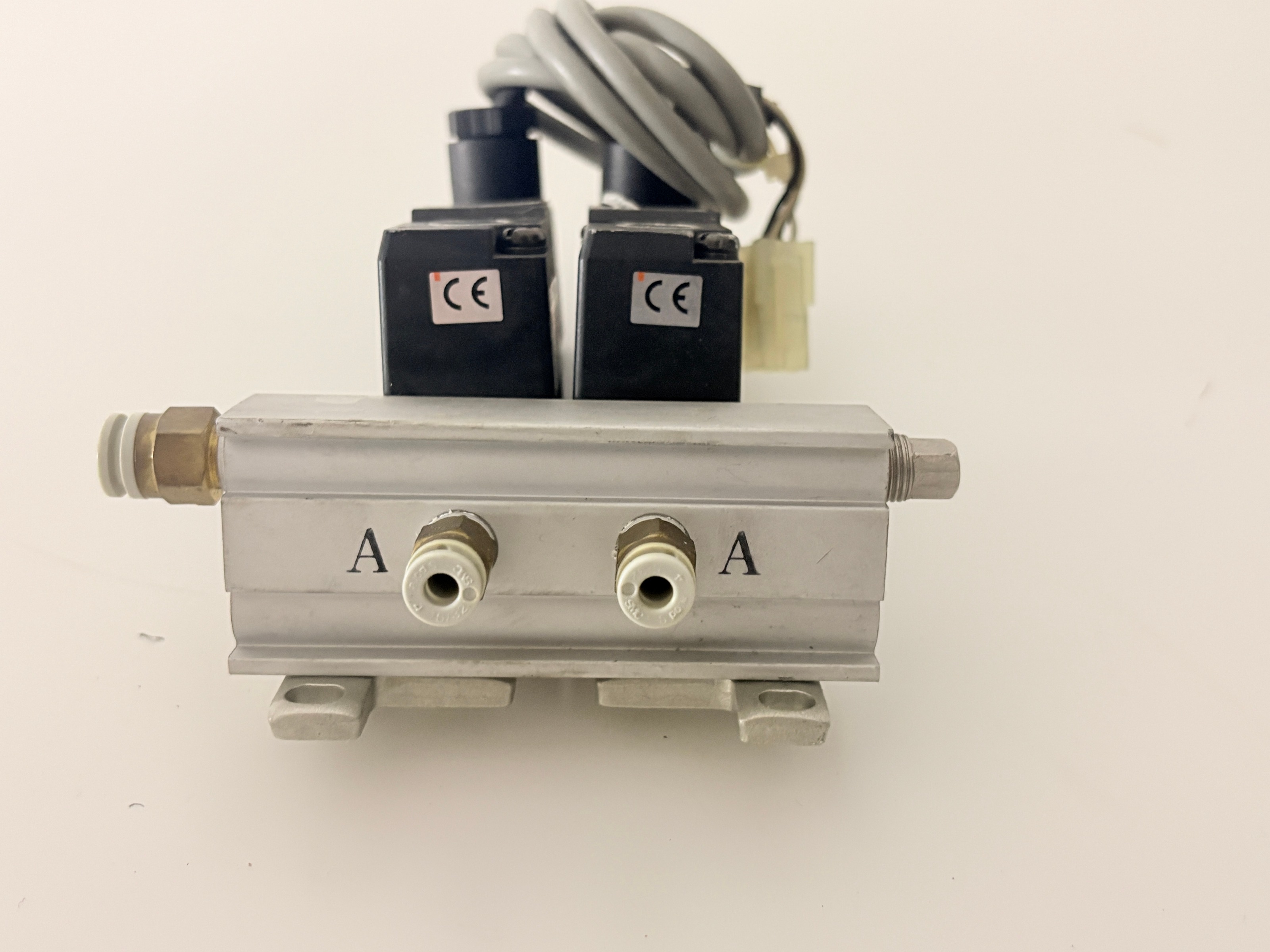 SMC VQ307V-5D-Q Solenoid Valve Manifold Assembly 6