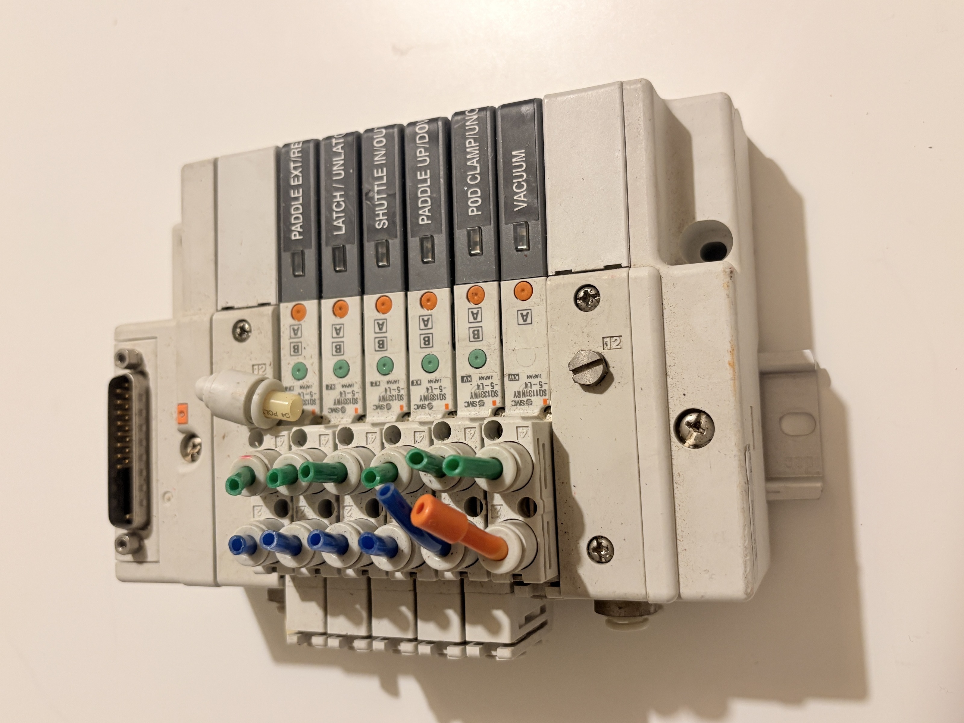 SMC SS5Q13-ULB00080 SQ1000 6-Station Pneumatic Valve Manifold