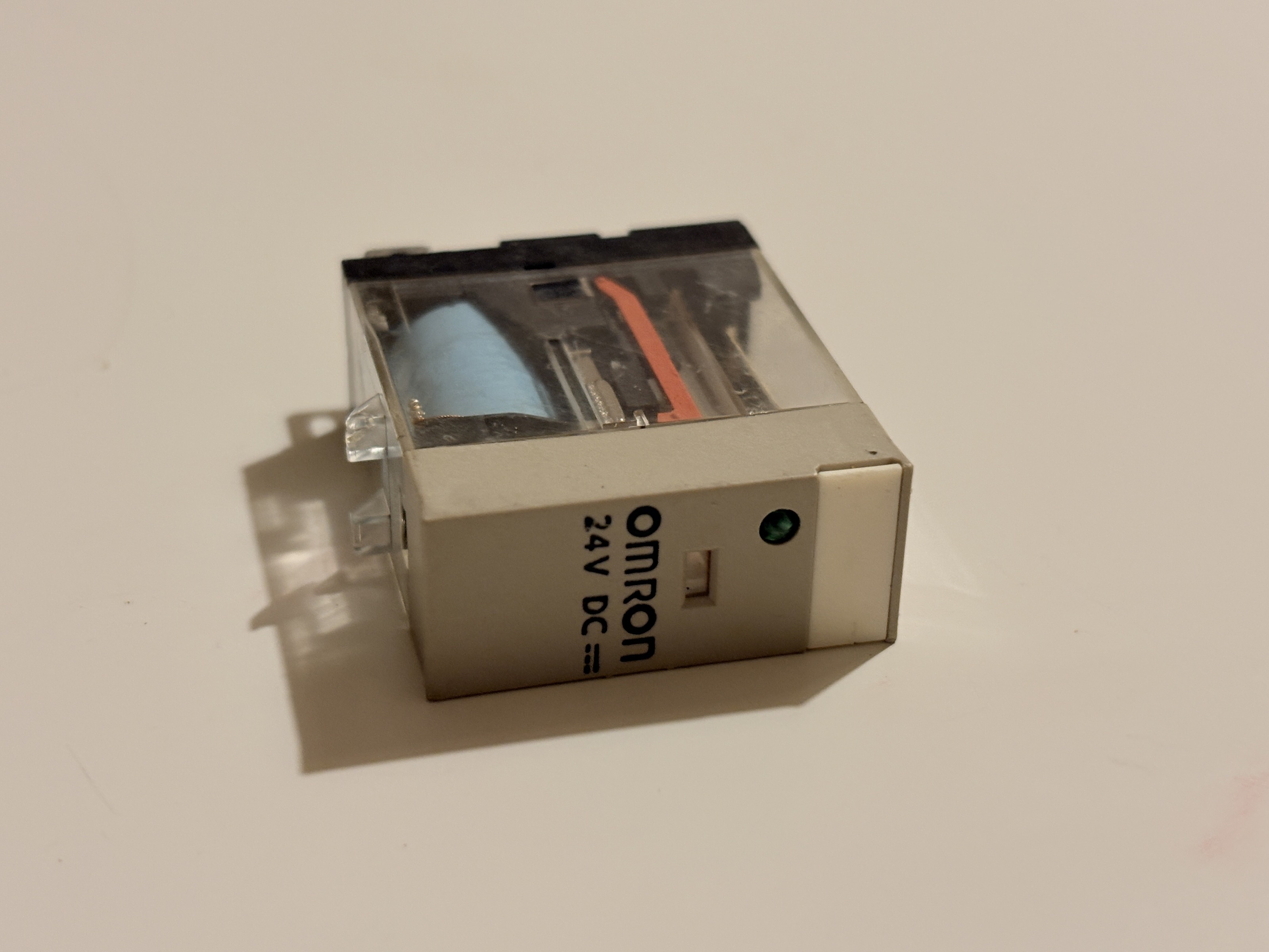 Omron G2R-2-SN(S) 24VDC DPDT 8-Pin Plug-In Power Relay
