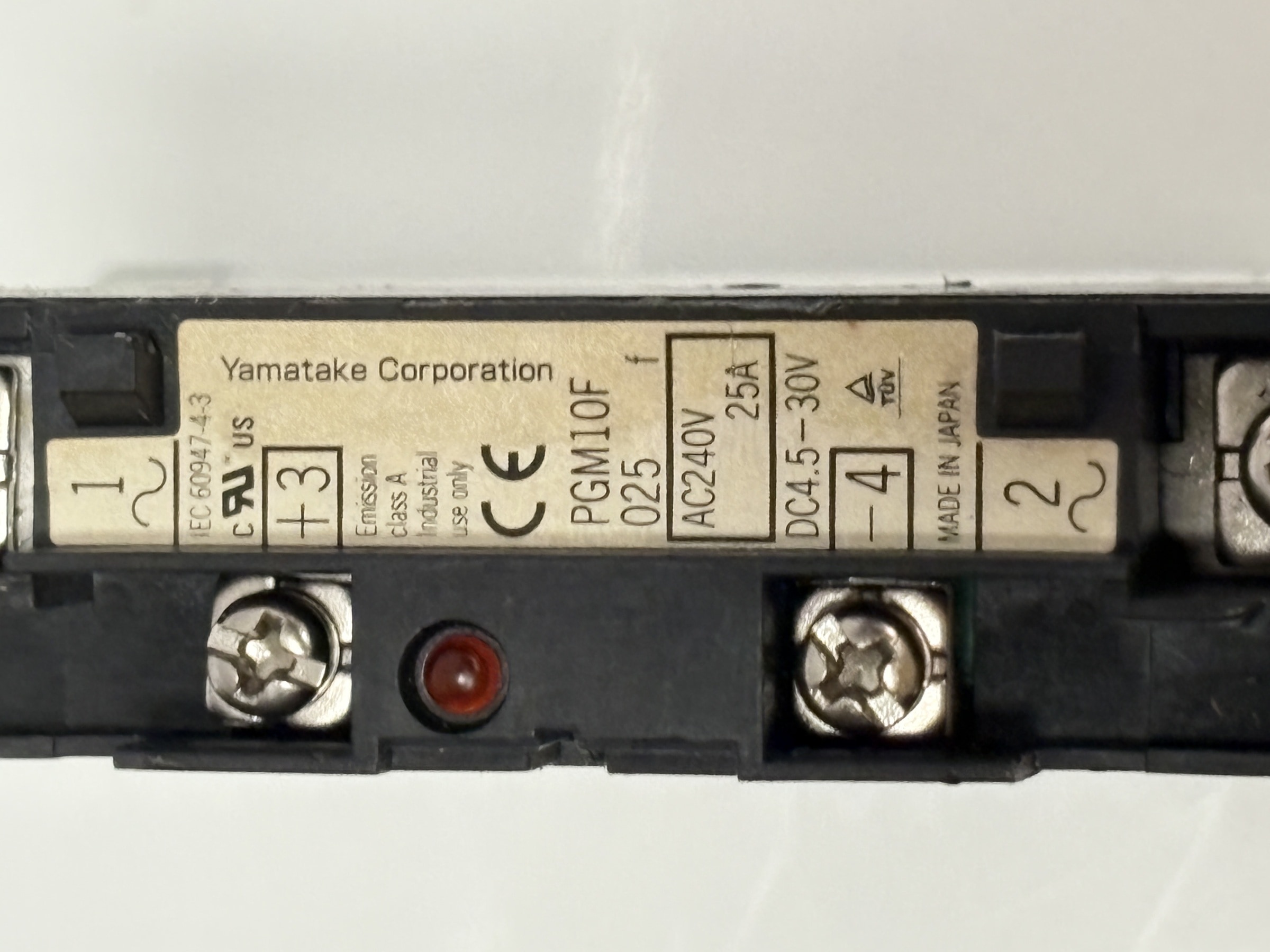 Yamatake / Azbil PGM10F-025 Solid-State Relay Assembly