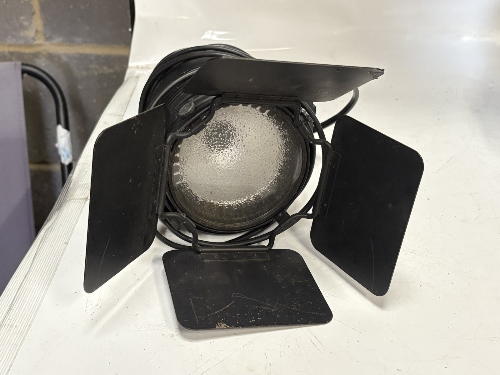 OSRAM SLP 1000 Studio 1000W Tungsten Video Light with Barn Doors