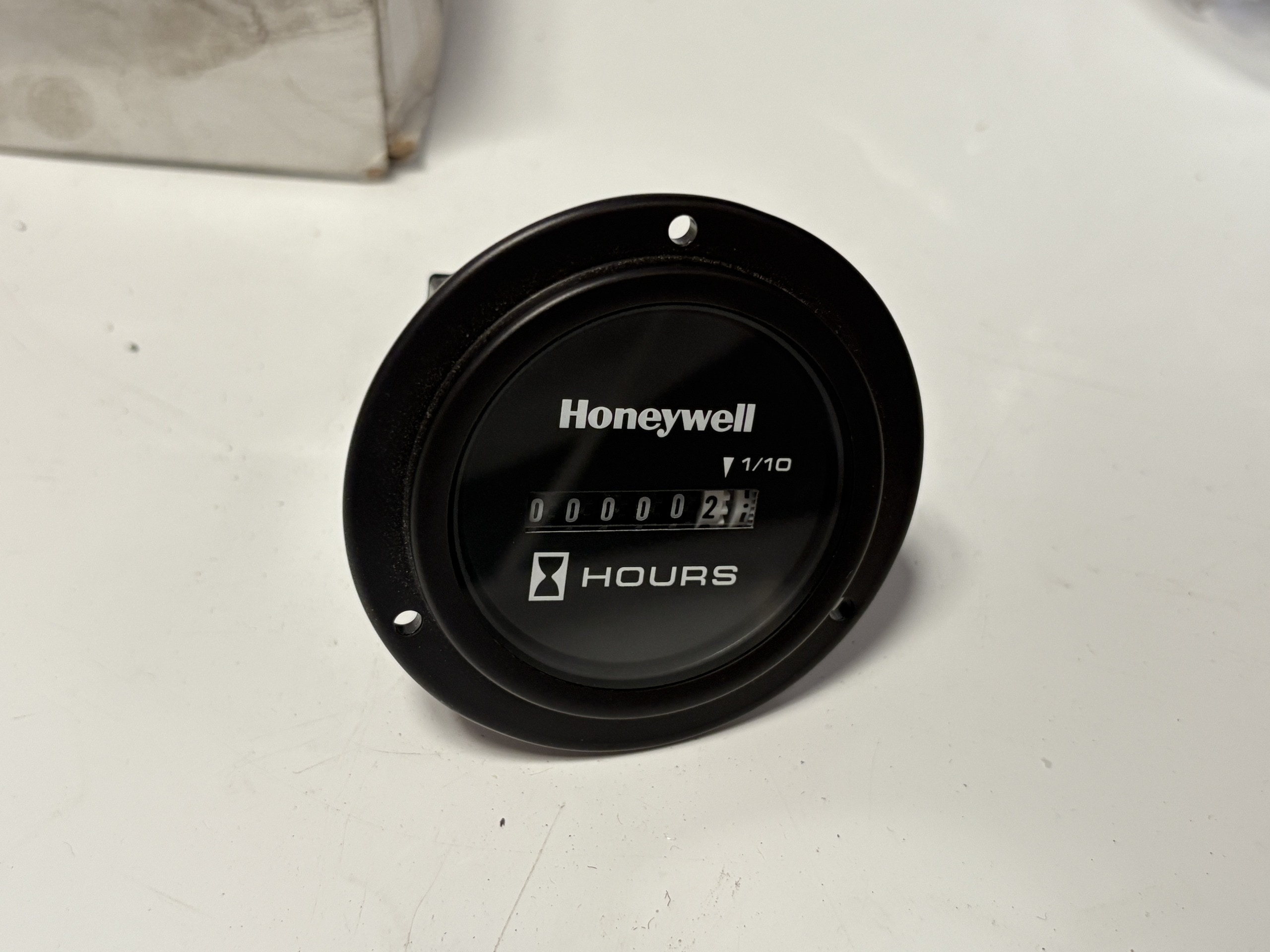 Honeywell 5700624 120VAC Elapsed Hour Meter 1/10 Hours Panel Mount