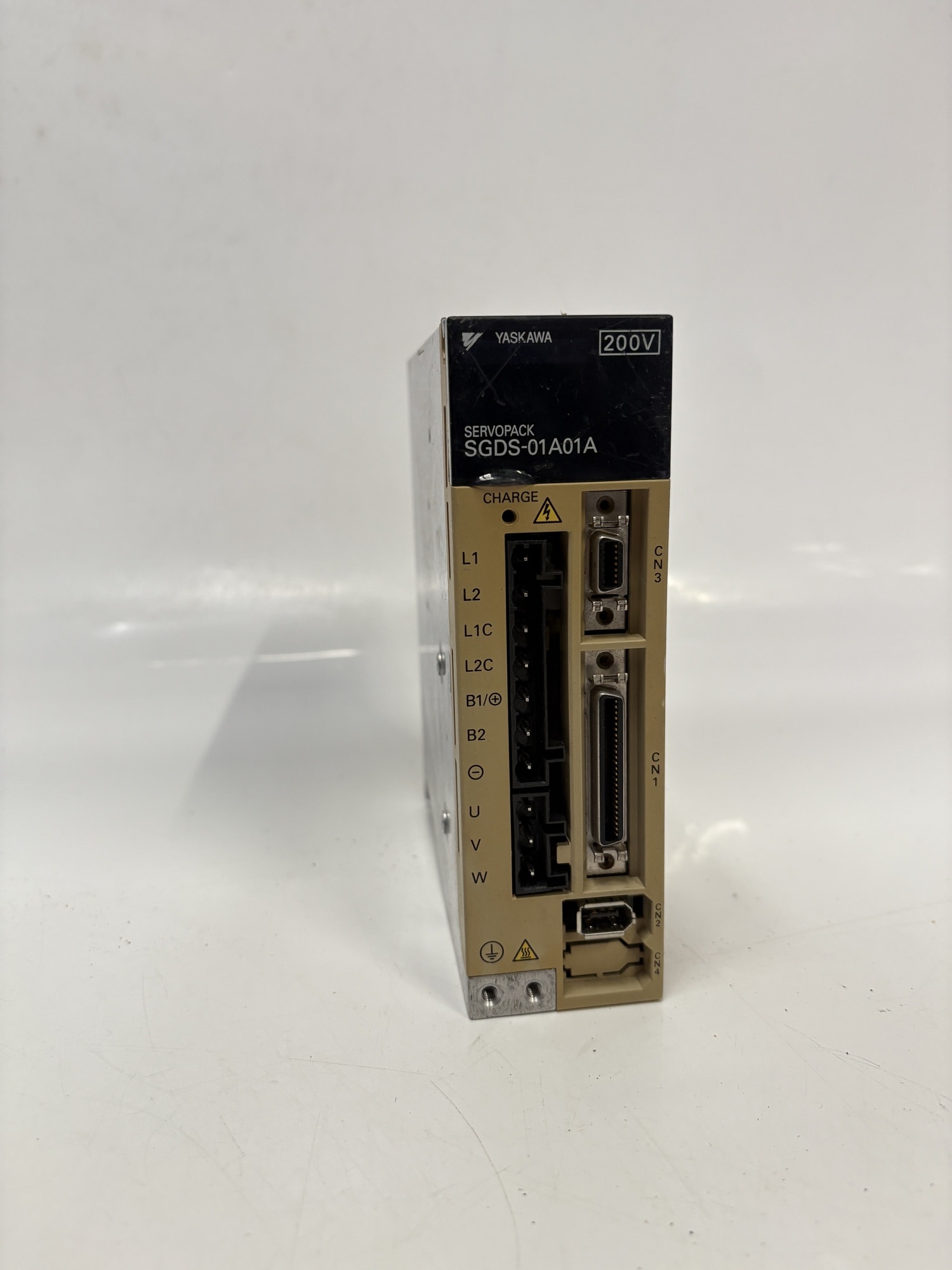 Yaskawa SGDS-01A01A SERVOPACK AC servo drive front view