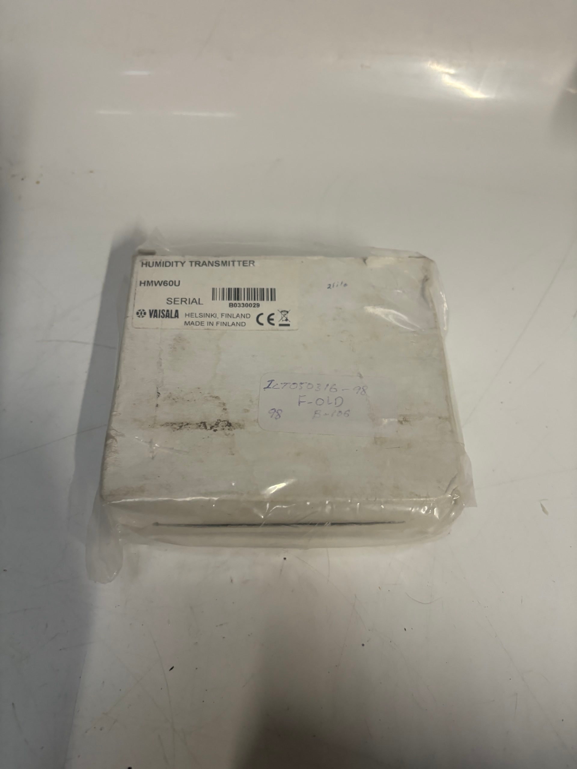 Vaisala HMW60U Wall Mount Humidity Transmitter Sensor 0-95% RH