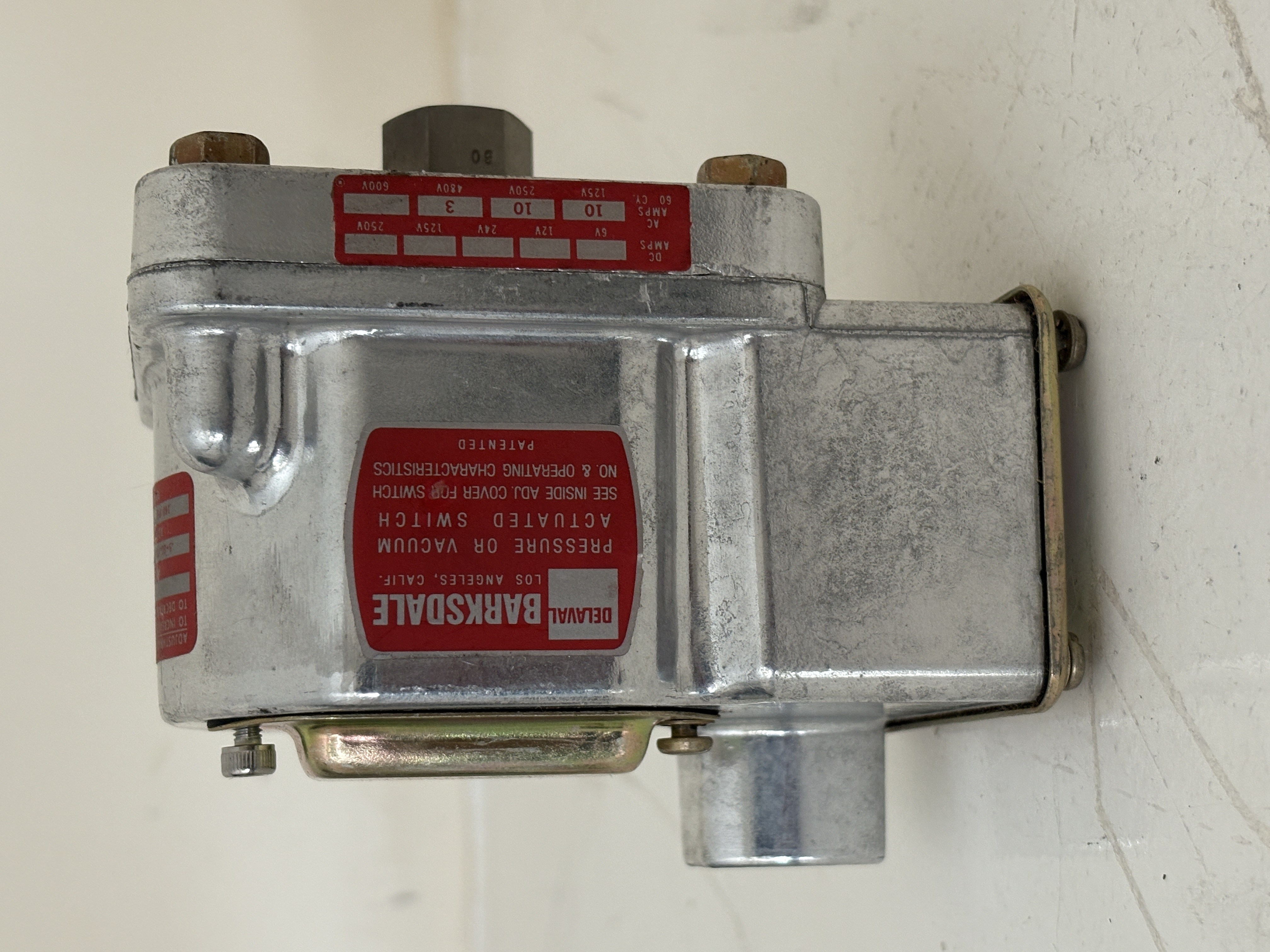 Barksdale D2T-A80SS Adjustable Pressure Switch 0.5-80 PSI 0.034-5.52 Bar