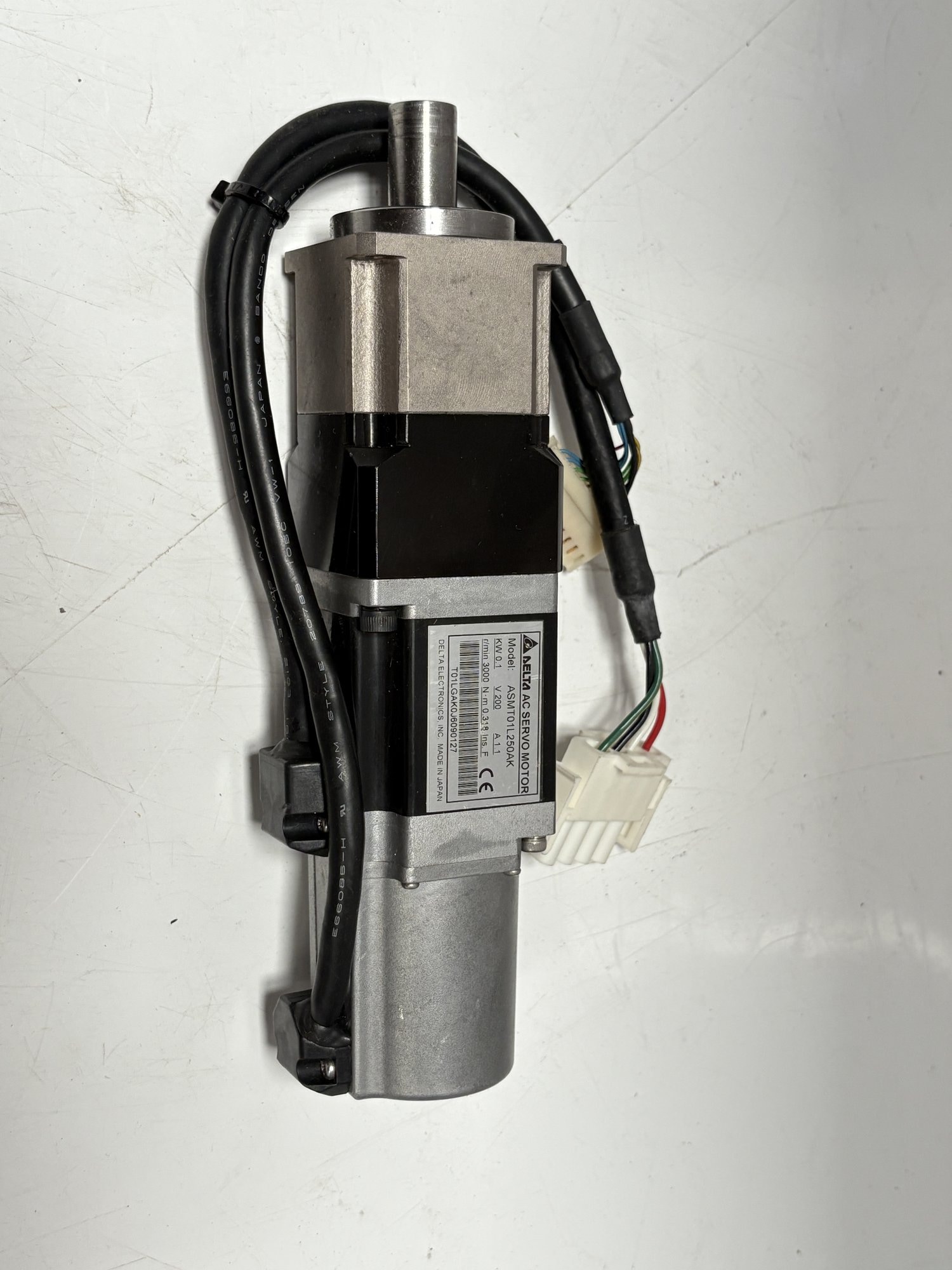 Delta ASMT01L250AK 0.1kW 200V AC Servo Motor