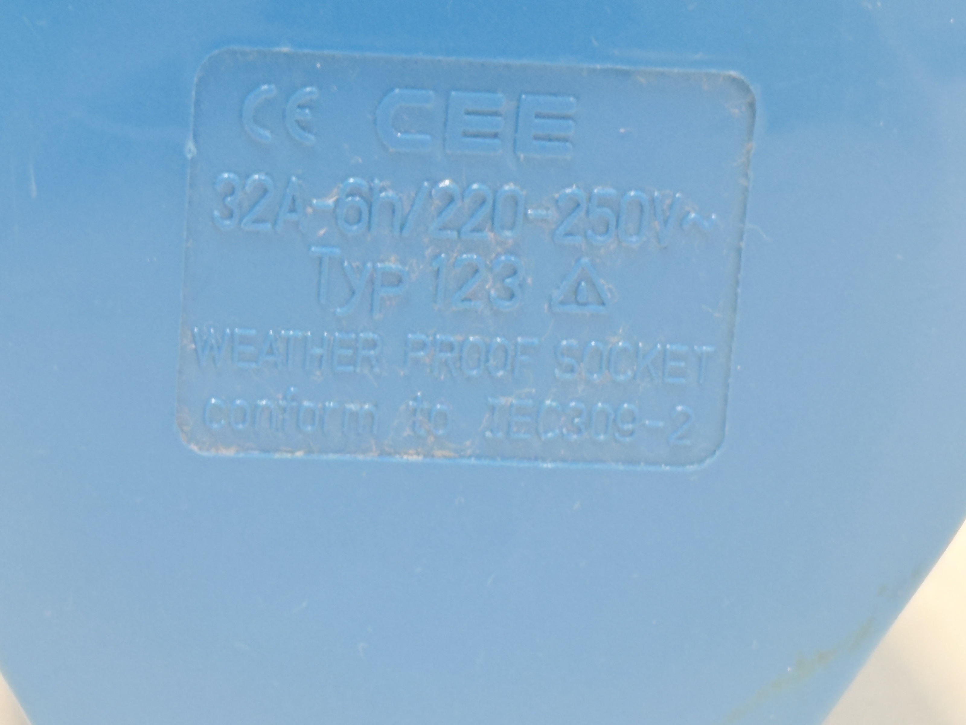 TYP 123 CEE 32A 230V 2P+E IP44 Panel Socket IEC 60309 3