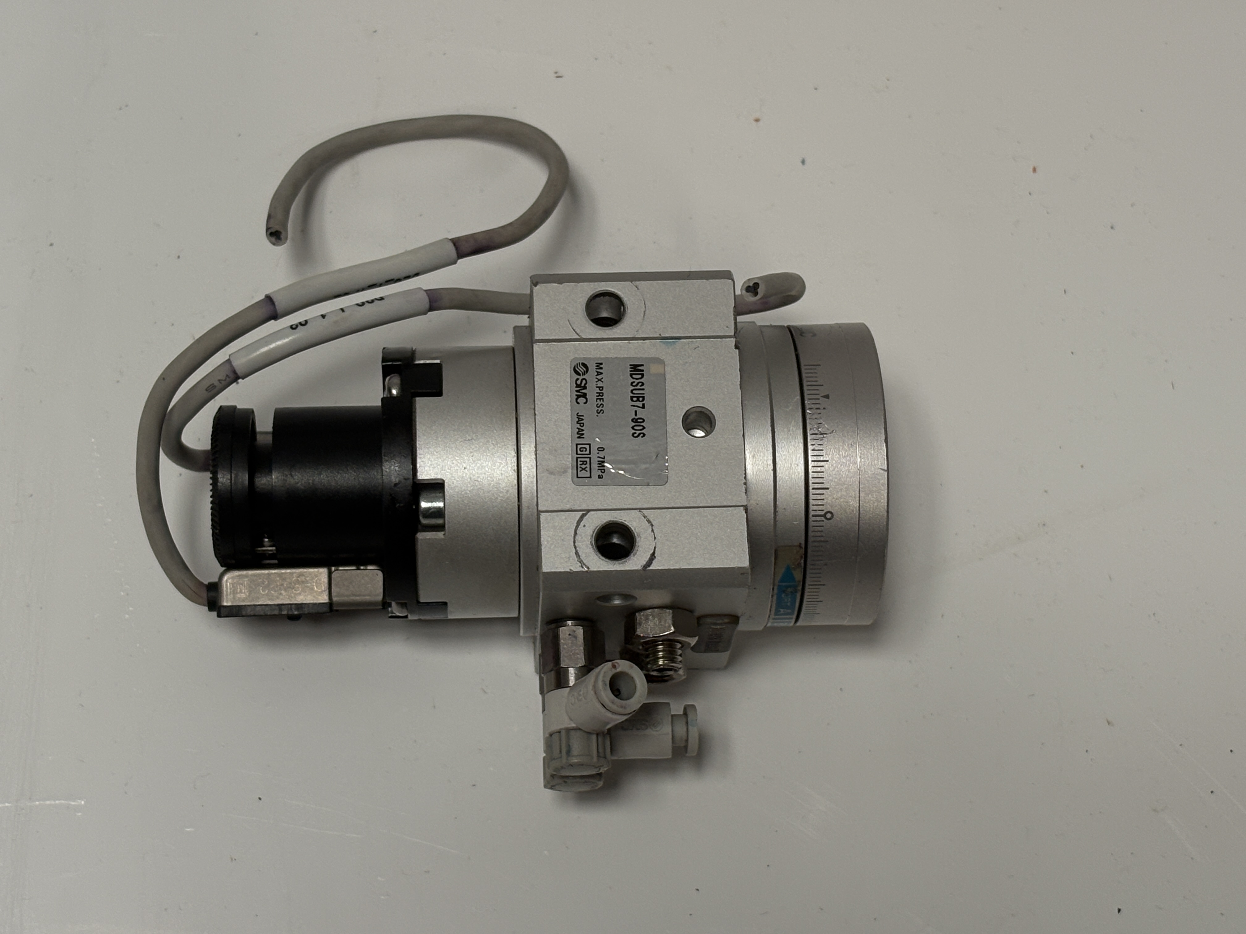 SMC MDSUB7-90S Pneumatic Rotary Table Actuator 90 Degree