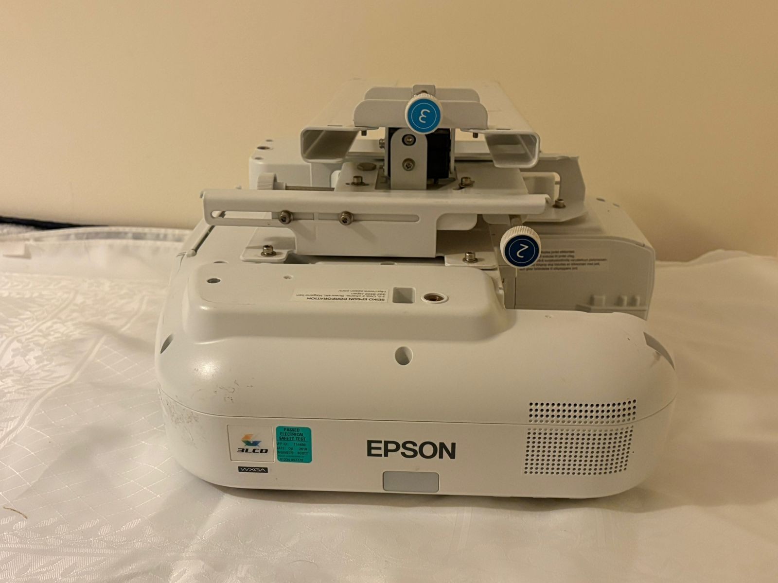 EPSON WXGA LCD Projector EB-1430Wi H665B with Wall Bracket 2