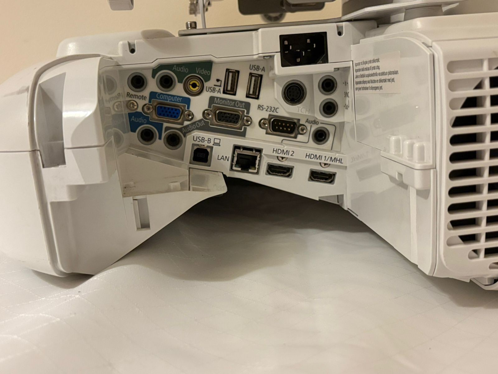 EPSON WXGA LCD Projector EB-1430Wi H665B with Wall Bracket 4