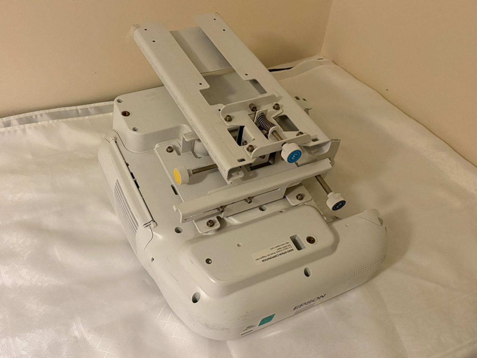EPSON WXGA LCD Projector EB-1430Wi H665B with Wall Bracket 9