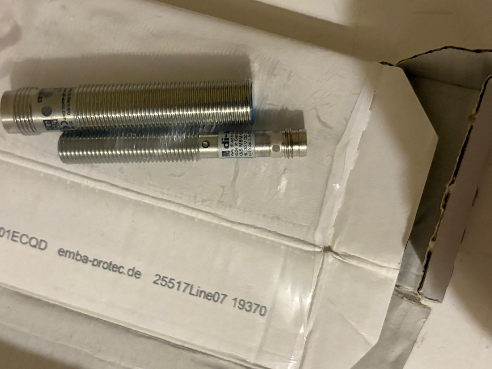 di-soric KNS M8M 02B G3-T3 KNS M12M 04B G3-B3 Proximity Sensor Presentation Kit 3