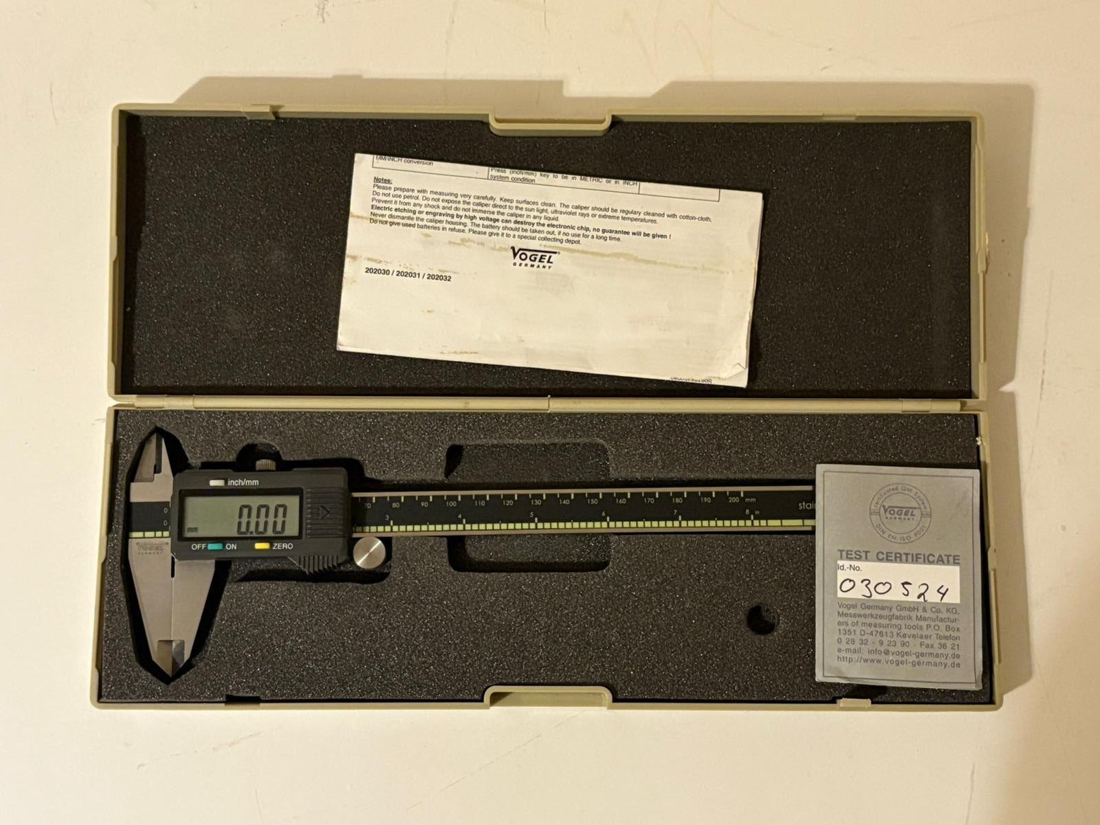 Vogel Digital Caliper Model no. 111-421 serial 030524 with Case & Manual