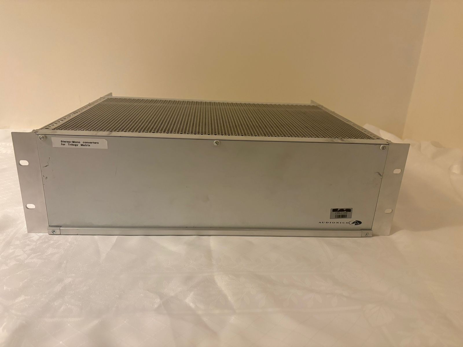Audionics Stereo Mono Converter S/N M1439001