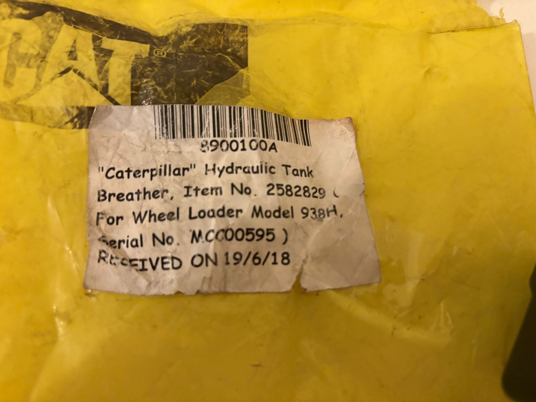 Caterpillar CAT 258-2829 Hydraulic Tank Breather 2582829 Genuine Part